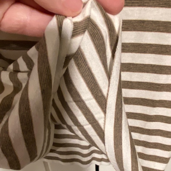 Anthropologie Bailey 44 raglan 3/4 sleeve stripe top. Size Medium. - Picture 5 of 10
